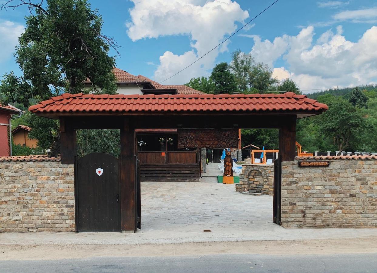 Карамановите Къщи Apriltsi  Esterno foto