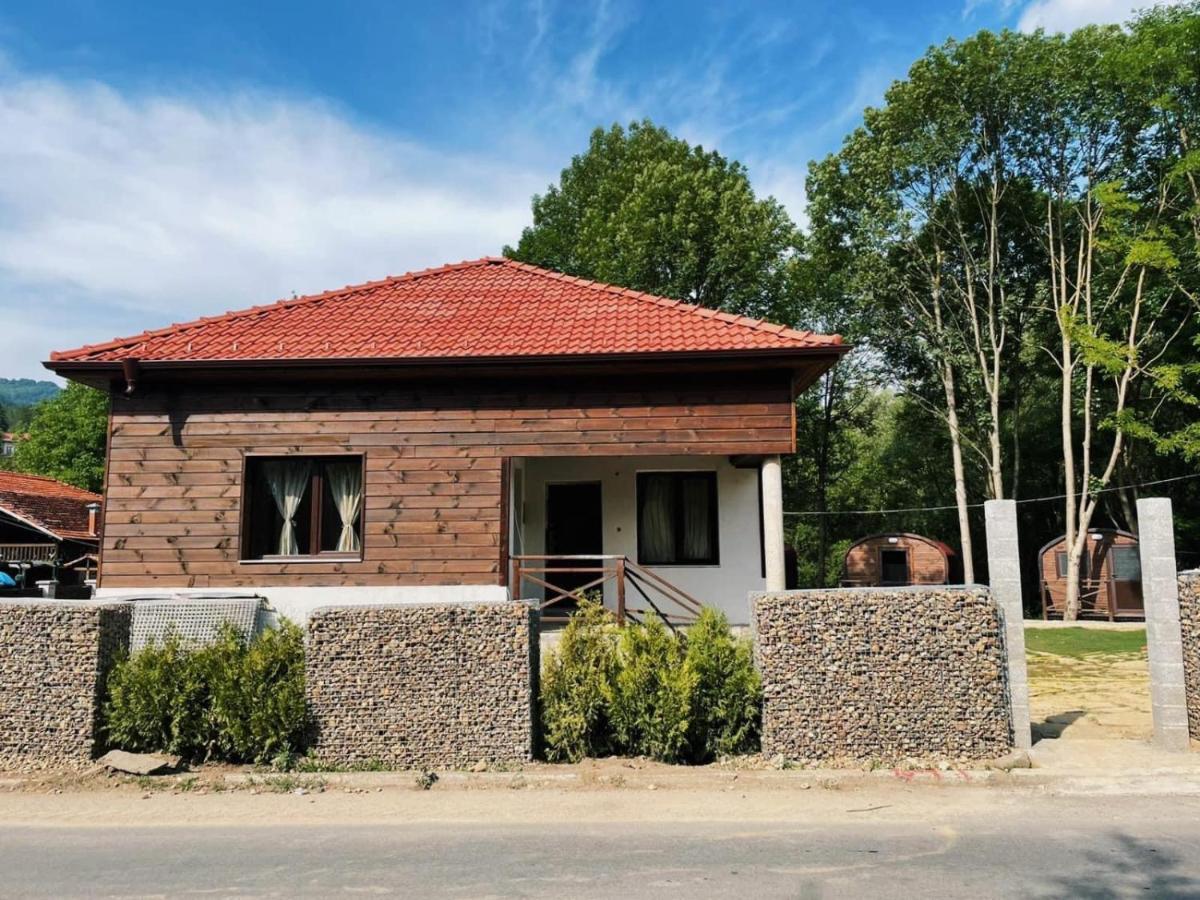Карамановите Къщи Apriltsi  Esterno foto