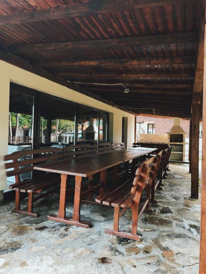 Карамановите Къщи Apriltsi  Esterno foto