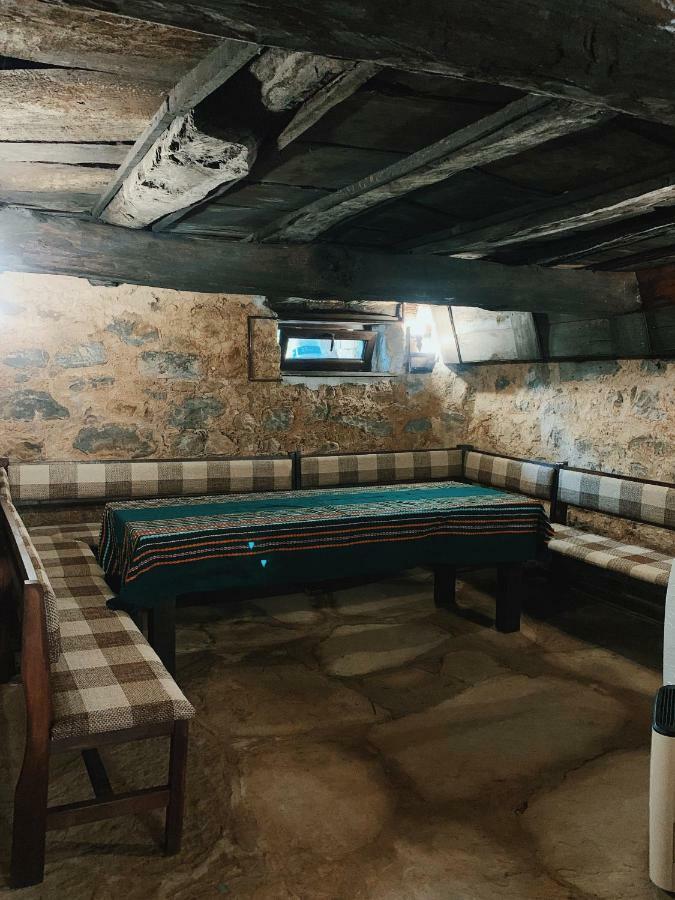 Карамановите Къщи Apriltsi  Esterno foto